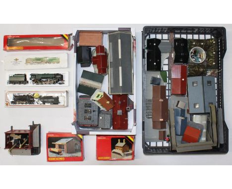 Model Railway: A collection of assorted unboxed model railway buildings, together with a boxed Hornby Railways Evening Star l