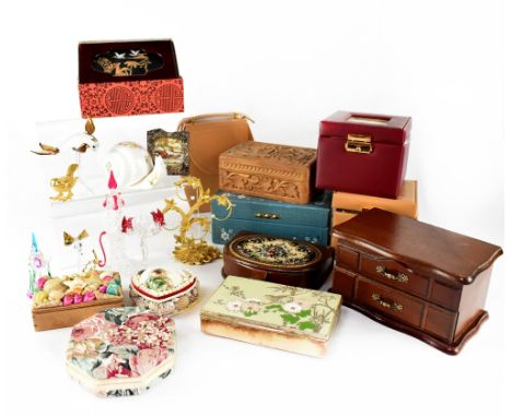 A quantity of mainly jewellery boxes to include fabric examples, metal Chinoiserie-style example, carved wooden example, vari