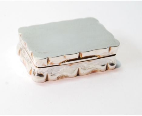 Silver plain snuff box with waved edges, Birmingham 1899, formerly gilt.