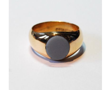 Edwardian signet ring with oval sardonyx, in gold, 'K&D 15ct'.