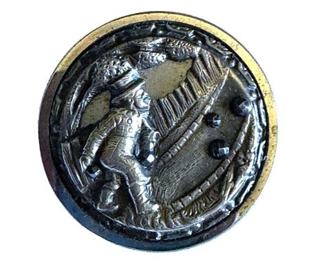 1 Large 19th century button depicting a bowler. Here is a beautiful steel cup button with an original tint brass inset and gr