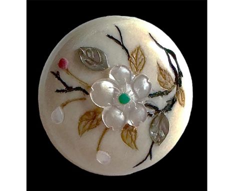 1 Medium size early 20th century Japanese Shibayamma button. This lot is for a beautifully made older Shibayamma button from 