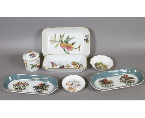 A collection of ceramics to include Royal Worcester decorated in the 'Evesham' pattern, Crown Staffordshire, etc.