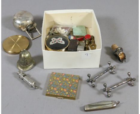 A box of collectables including powder compact, pocket knife, snuff box and miniature bone dominoes etc.