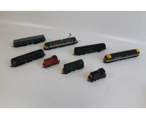 SEVEN VARIOUS 00 GAUGE LOCOMOTIVES, by Tri-ang and Lima. To include class 31 AIA - AIA, D5572 Class 29 Diesel, a BO-BO, D6110