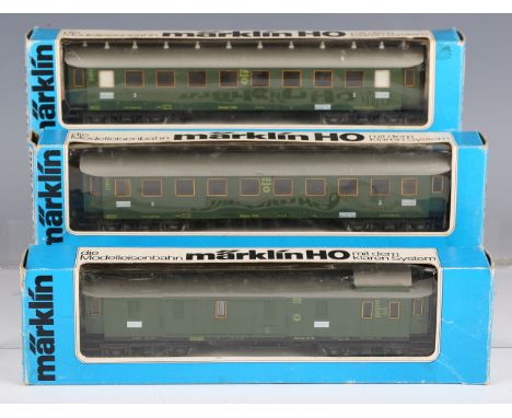 Thirteen items of Märklin gauge HO rolling stock, comprising No. 4018, No. 4026, No. 4029, No. 4051, No. 4066, No. 4085, No. 