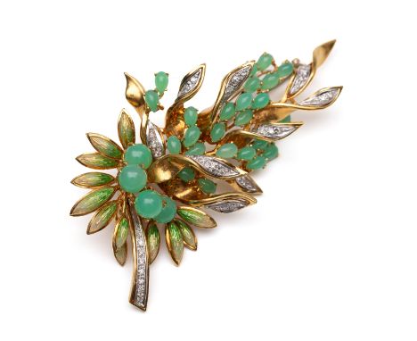 Italië, 18 kt gouden broche in de vorm van een tak. Bezet met cabochon geslepen chrysopraas, de grote blaadjes en  steel beze