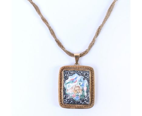 18 kt. Gouden rechthoekige hanger in oosterse stijl, met een voorstelling van dieren met rozen uitgevoerd in emaille de peint