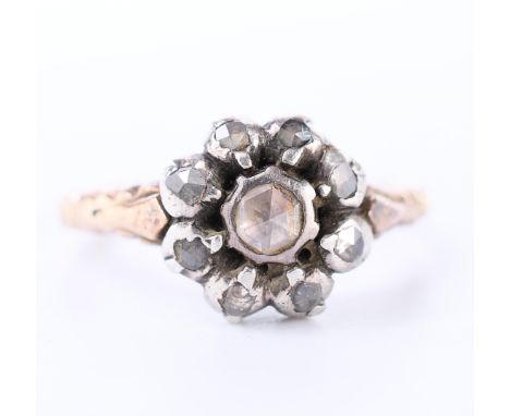 14 kt. Goud met zilveren rozet ring, bezet met roosgeslepen diamant (slijtage) bruto 4,1 gr., ringmt. 17,5 [1] 14 k. Gold wit