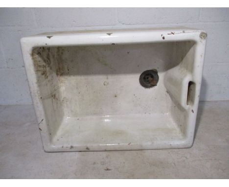 A vintage Belfast sink - height 26cm, depth 47cm, width 62cm