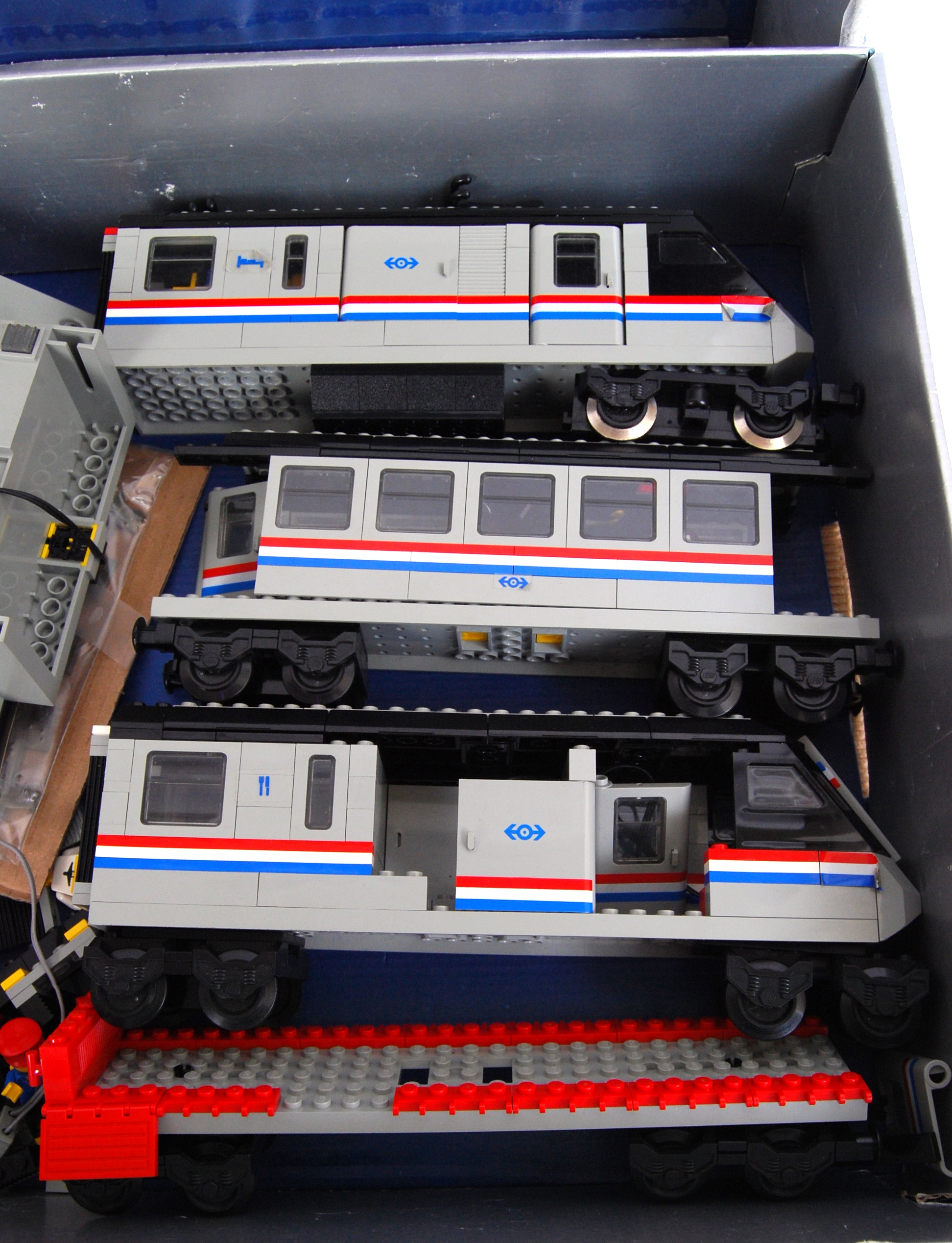 LEGO METROLINER; An original vintage Lego Metroliner 9v electric train