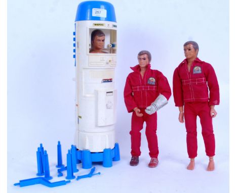 SIX MILLION DOLLAR MAN; A collection of vintage Kenner Six Million Dollar Man action figures and accessories. Comprising of 3