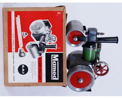 MAMOD LIVE STEAM: An early vintage Mamod Live Steam traction steam engine roller, model no SR1  complete with the original bu