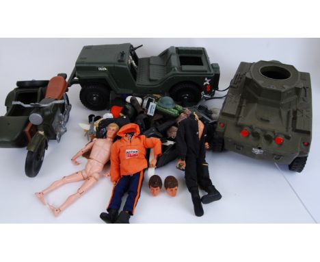 ACTION MAN; A collection of assorted vintage Palitoy Action Man uniforms, clothing, weapons and accessories. Along with 3x Ac