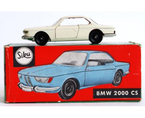 SIKU: A rare 1:95 scale Siku diecast model BMW 2000 CS car. V266. Mint, in a near mint original box.