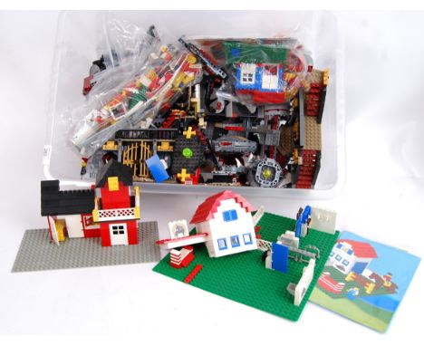 LEGO; A crate of assorted loose vintage Lego (approx 2-3kg) vintage and contemporary to include sets part made etc. 