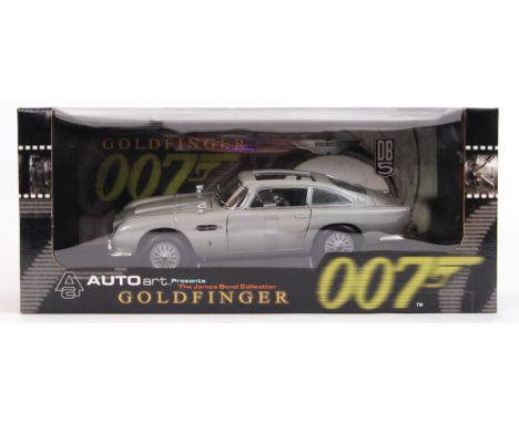 JAMES BOND AUTOART: A good James Bond 007 Goldfinger 1:18 scale Aston Martin DB5 diecast scale model by Autoart. Known as Ver