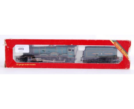 HORNBY: An original vintage Hornby 00 gauge railway trainset locomotive Kneller Hall R761. Within the original box.