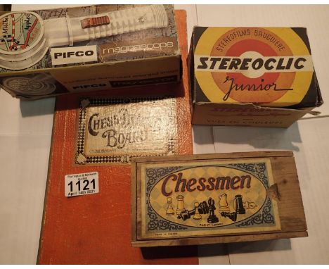 Set of K&amp;C LTD wooden chess pieces and board, boxed Pifco magnascope and boxed Stereock 3D stereoscope. P&amp;P Group 1 (