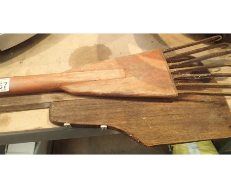 Vintage brewery stirrer and paddle. Not available for in-house P&amp;P, contact Paul O'Hea at Mailboxes on 01925 659133 