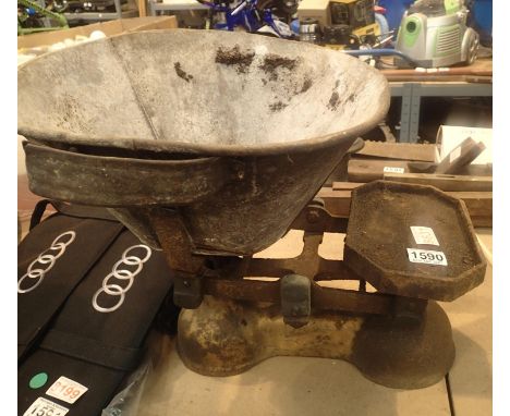 Vintage cast metal potato scales. Not available for in-house P&amp;P, contact Paul O'Hea at Mailboxes on 01925 659133 