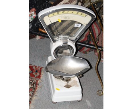 A set of Mattocks white enamel confectionery scales to weigh 2lbs