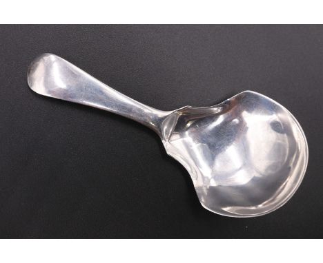 A Georgian Scottish silver caddy spoon, having a bowl of shouldered form, Philip Grierson, Glasgow, 1823, 93 mm, 13.1 g