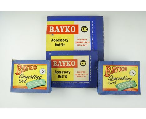 A group of Bayko building and converting pieces 
