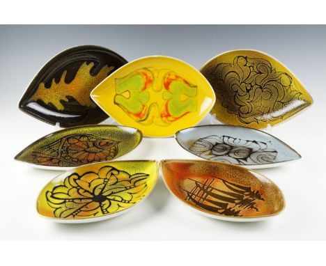 Seven 1960s Poole Aegean spearhead / leaf shaped dishes, 30 c, x 20 cm