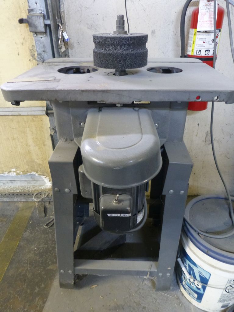 Central Machinery Router; Model No. 95668