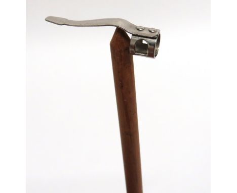 WW2 Escape And Evasion Pencil Clip Compasschrome plated pencil clip.  The interior with stud indentation to place onto a shar
