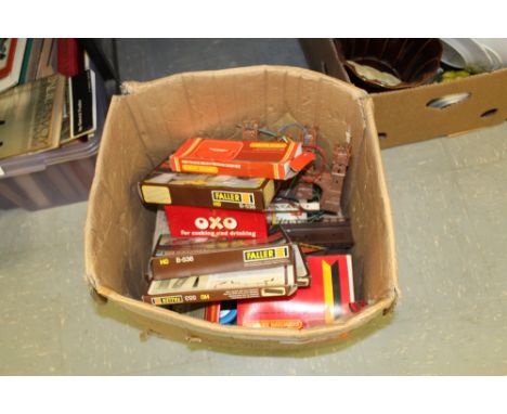 Hornby O gauge tin plate signal and a small quantity model train items