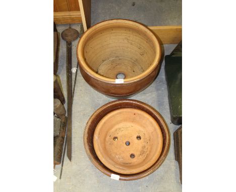 Bardon Hill stoneware planter & drainer