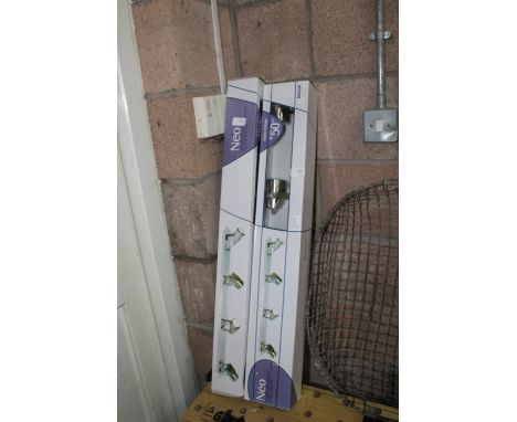 2 dimmable halogen light fittings