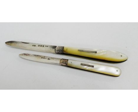 Two mother of pearl and silver fruit knives (2) 