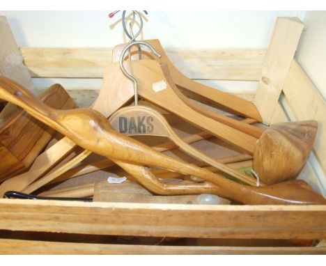 COLLECTION OF WOODEN ITEMS TI INCLUDE VINTAGE COAT HANGERS ETC