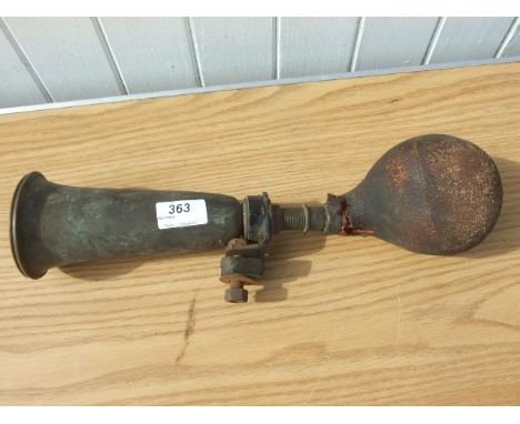 VINTAGE STRAIGHT CAR HORN KLAXON?
