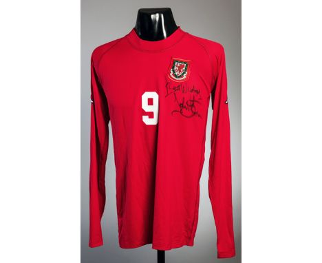 John Hartson: a signed red Wales No.9 international jersey 2000-01,
signed BEST WISHES in black marker pen, long-sleeved

Thi