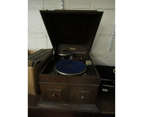 OAK CASED MAXI TONE RECORD PLAYER 