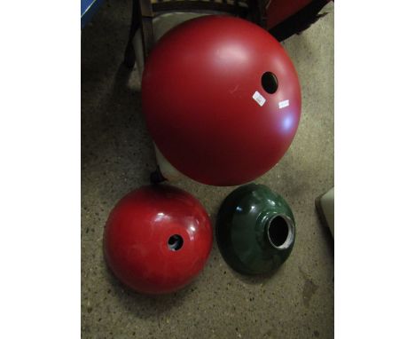 GREEN ENAMEL INDUSTRIAL TYPE LIGHT FITTING TOGETHER WITH TWO RED DOME FORMED LIGHT FITTINGS 