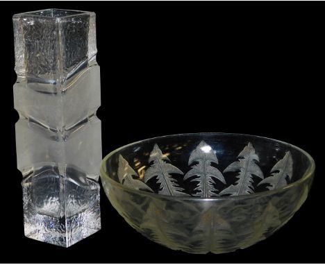 An early 20thC Verrerie d'Alsace glass bowl, decorated in a 'Pissenlit' design, after Rene Lalique, raised mark, 24cm wide, t