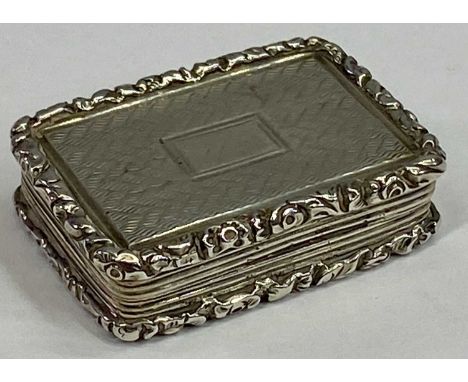 GEORGE IV SILVER VINAIGRETTE - Birmingham 1823, Maker John Bettridge, having raised borders surrounding engine turned decorat