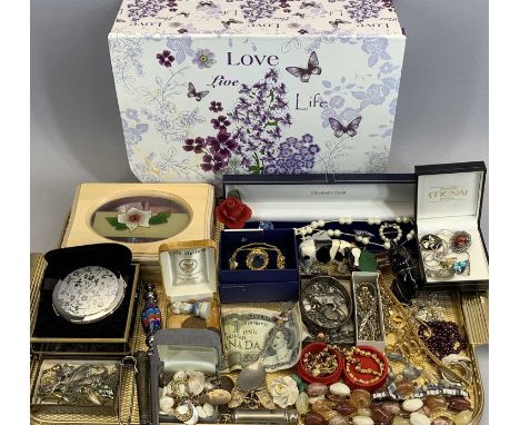 MIXED SILVER, COSTUME JEWELLERY &amp; COLLECTABLES GROUP - in a modern decorative vanity style case, noteable items include a