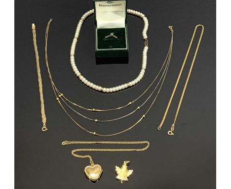 9CT &amp; OTHER GOLD STAMPED JEWELLERY GROUP - items include a 9ct gold heart shaped locket on a fine link necklace, 26cms ov