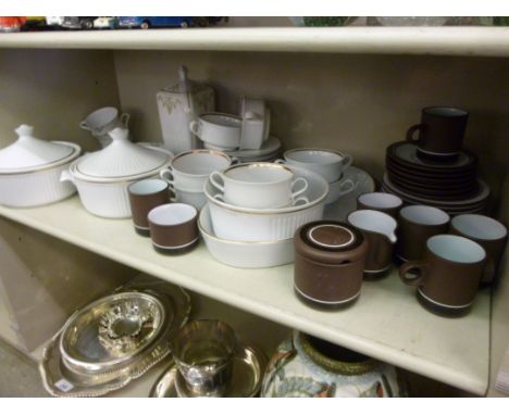 Dinner and tea ware: to include a pair of Royal Worcester china Ensign pattern tureen  7''dia       OS2