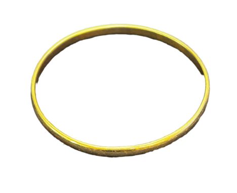 9ct Gold bangle Weight 28.6g 