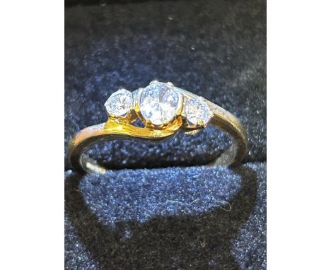 9ct Gold ring set with 3 stones Size R 2.9g