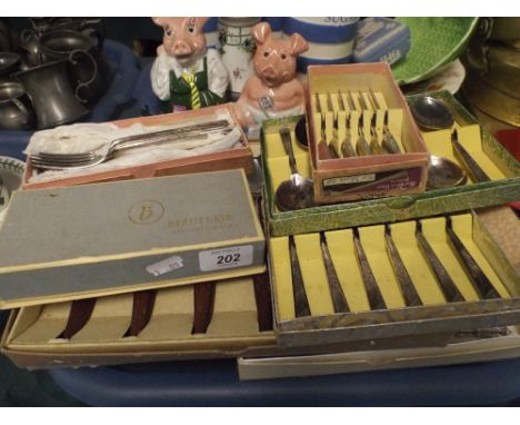 A Collection of Vintage Cutlery Viners Glosswood Bizuterie Etc. 
