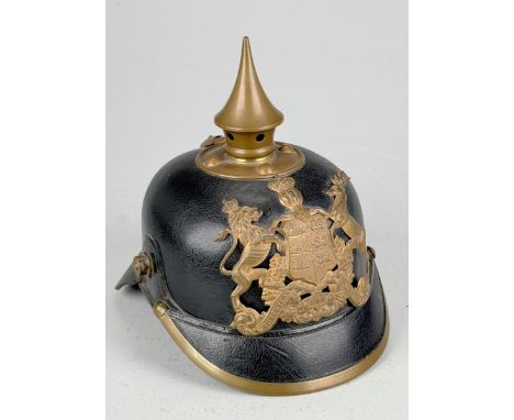 Pickelhaube v. 1898 Baden Würthemberg -Gut erhaltenLederkorpus und Innenfutteral gut erhalten - im Inneren gest. "JR 180- 189