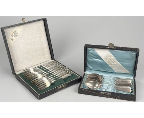 2 x Bestecksets Kuchengabeln, Kaffeelöffel - 18-tlg.Kuchengabeln im Besteckkästchen 12 Stück, Silberbeschau 800 Halbmond & Kr